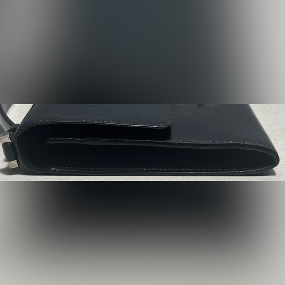 Louis Vuitton Monogram Anouchka Pochette - Picture 3 of 16